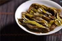 普洱茶原料鲜叶的采摘是按什么标准进行的？