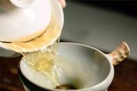 为什么喝个普洱茶也能被“锁喉”？
