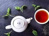 普洱熟茶的油润感与哪些因素有关？