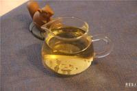 普洱新生茶，为什么不适合用沸水冲泡？