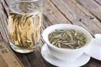 福鼎白茶的制作选用的原料品种的特色