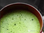 在日本茶会中，品茶前为什么要先转碗？