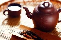 夏季里如何保存安吉白茶？