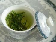 调理面部皮肤最好的办法是常喝绿茶